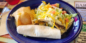 Mariachis Mexican Combo plates are a great tex mex lunch or dinner in Brenham, TX